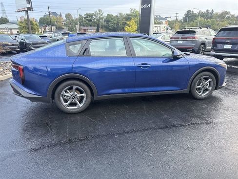 New 2025 Kia K4 LXS image 4