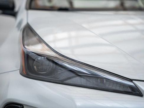 Certified 2021 Toyota Prius FWD image 13