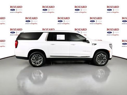 Used 2023 GMC Yukon XL Denali Ultimate image 9
