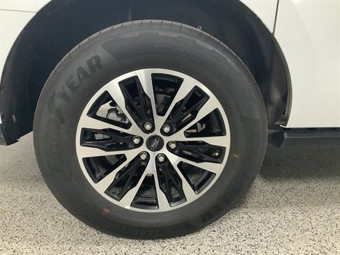 Used 2025 Ford Expedition Max Platinum AWD/4WD image 21