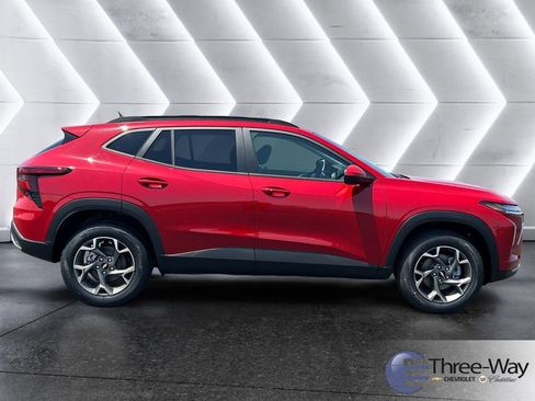 New 2026 Chevrolet Trax LT FWD image 6