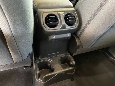 Used 2025 Jeep Wrangler Sport S image 22