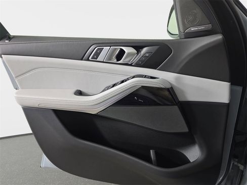 Certified 2025 BMW X5 xDrive40i w/ M Sport Package image 27