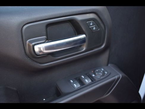 Used 2024 Chevrolet Silverado 1500 Custom w/ Turbomax Blackout Package RWD image 18