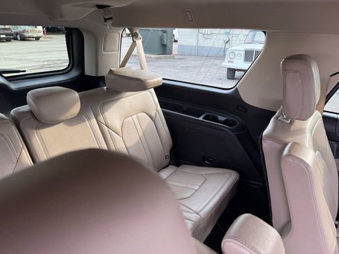 Used 2023 Ford Expedition Max Limited image 23