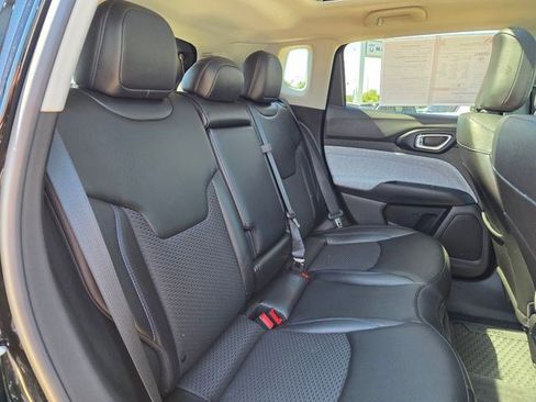 Certified 2022 Jeep Compass Latitude w/ Sun and Sound Group AWD/4WD image 15