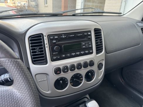 Used 2006 Ford Escape 4WD Hybrid image 25