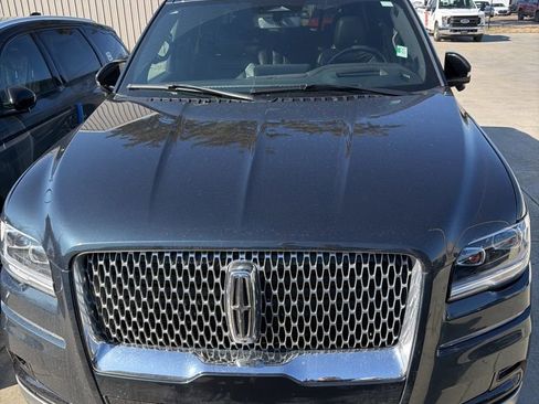 Used 2024 Lincoln Navigator L Reserve image 2