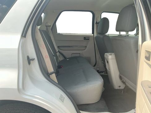 Used 2011 Ford Escape XLS w/ 102A Rapid Spec Order Code FWD image 23