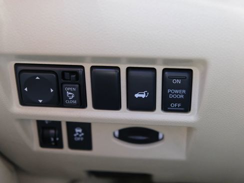 Used 2013 INFINITI FX37 FX37 Sport Utility 4D w/ Premium Pkg image 36