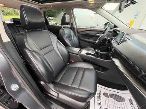 Used 2023 Nissan Rogue SV w/ SV Premium B Package FWD image 27