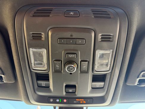 Used 2021 GMC Yukon XL Denali w/ Denali Premium Package AWD/4WD image 27