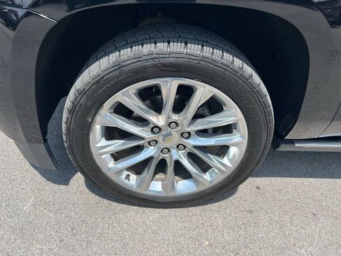 Used 2019 Chevrolet Suburban Premier w/ Premier Plus Edition AWD/4WD image 12