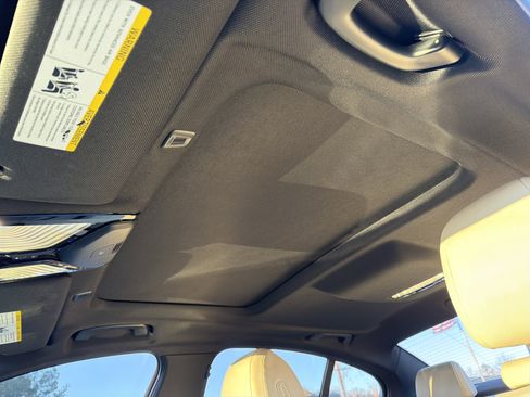 Used 2020 BMW 530i w/ Convenience Package image 38