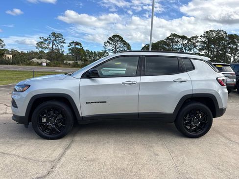 New 2026 Jeep Compass Latitude image 6
