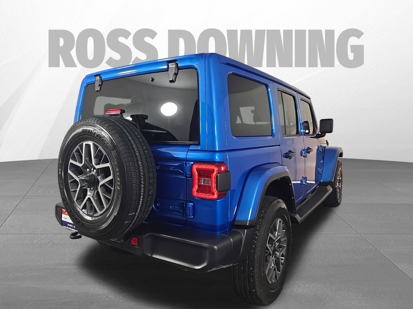 Used 2024 Jeep Wrangler Unlimited Sahara w/ Technology Group AWD/4WD image 4