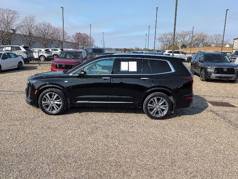 Used 2020 Cadillac XT6 Premium Luxury w/ Platinum Package image 2