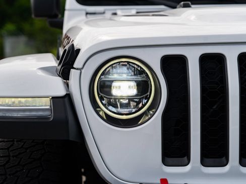 Used 2022 Jeep Gladiator Rubicon w/ LED Lighting Group AWD/4WD image 11