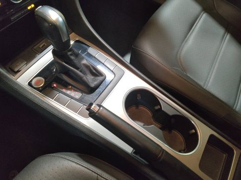 Used 2021 Volkswagen Passat 2.0T SE image 26