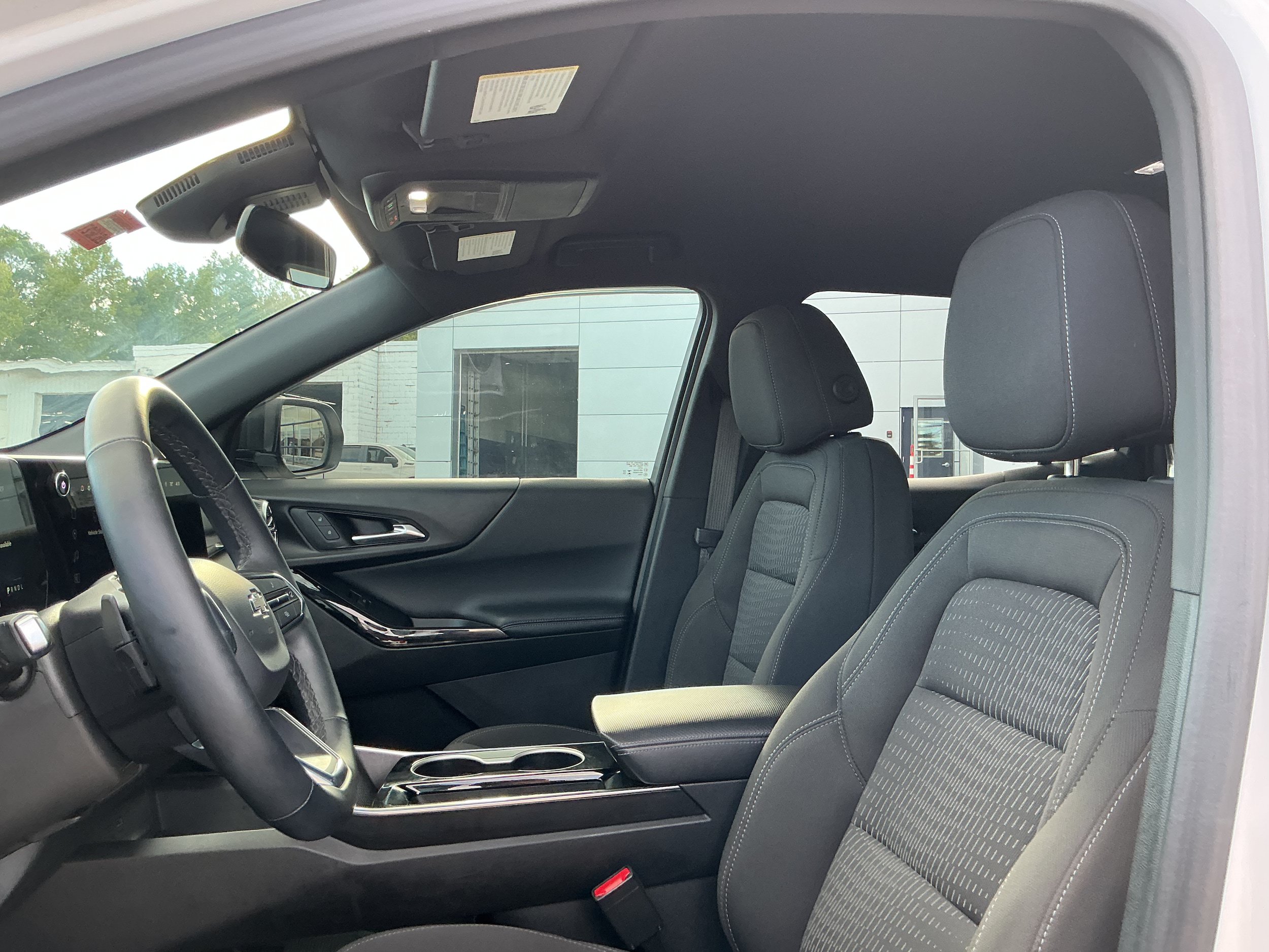 Used 2025 Chevrolet Equinox LT w/ Midnight Edition AWD/4WD image 10