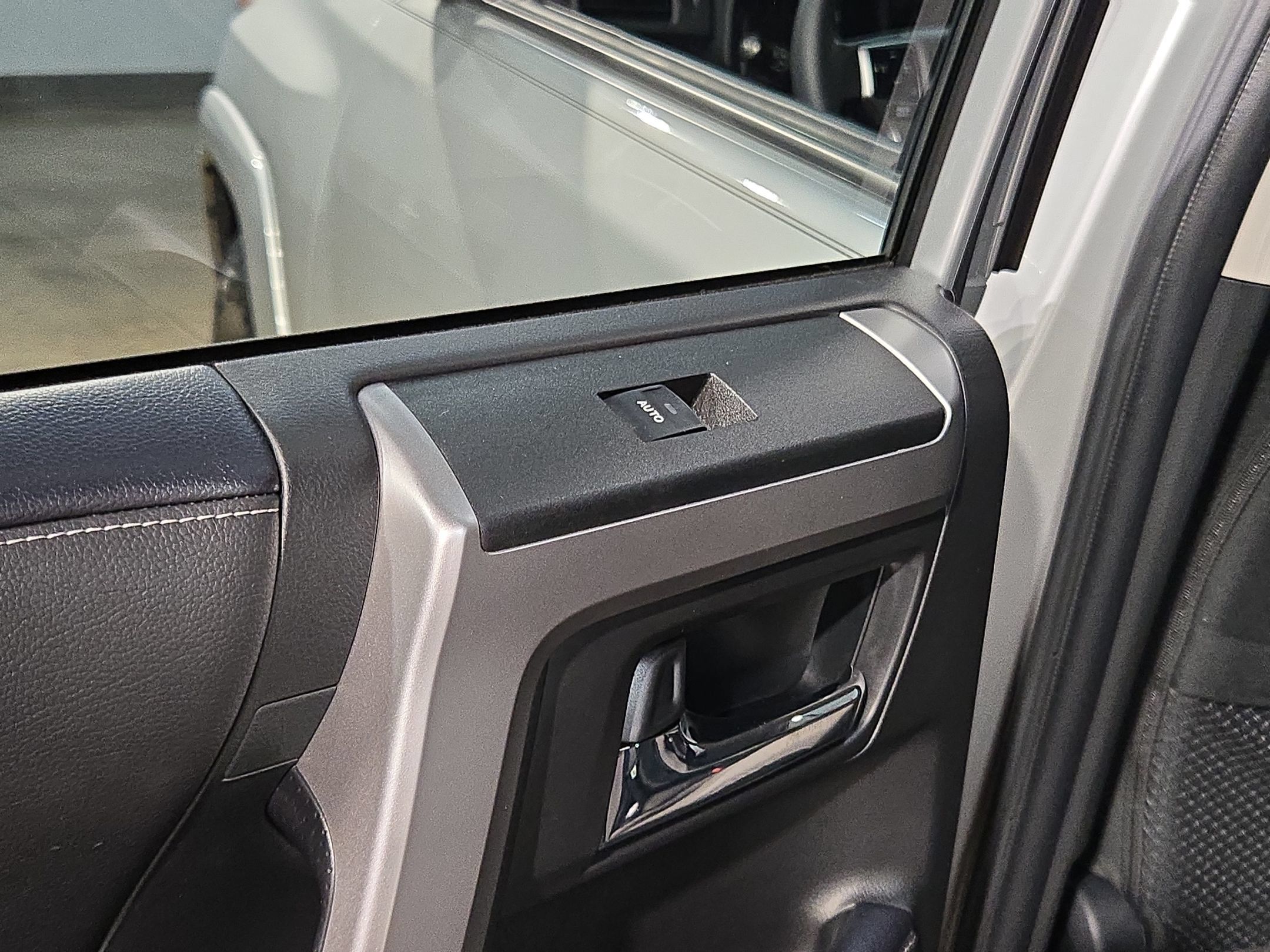 Used 2023 Toyota 4Runner SR5 AWD/4WD image 35
