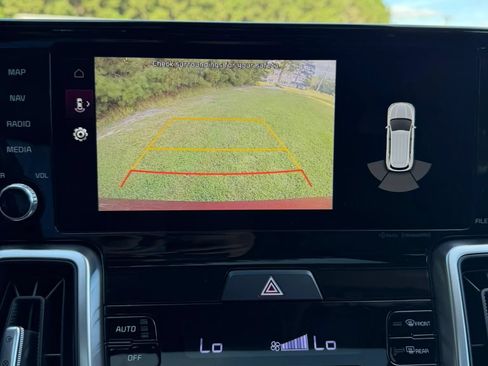 Used 2022 Kia Sorento S w/ Panoramic Sunroof Package FWD image 17