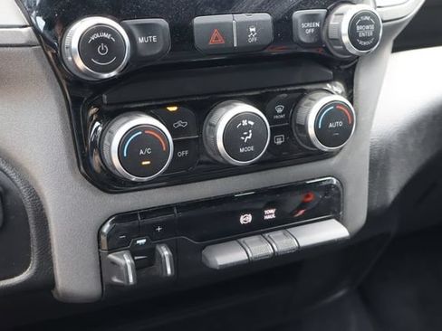 Used 2024 RAM 2500 Tradesman w/ Chrome Appearance Group AWD/4WD image 23