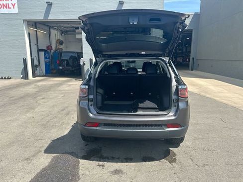 Used 2022 Jeep Compass Latitude AWD/4WD image 24