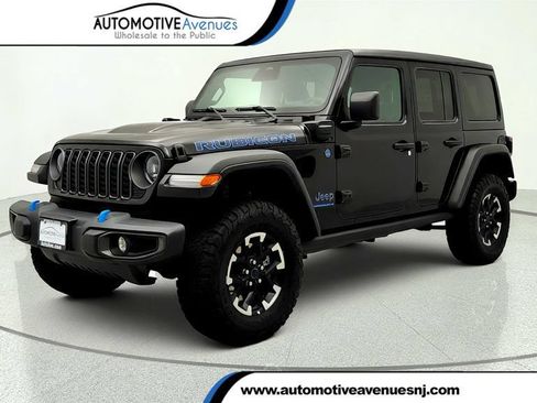 Used 2025 Jeep Wrangler Unlimited Rubicon 4xe w/ Convenience Group AWD/4WD image 1