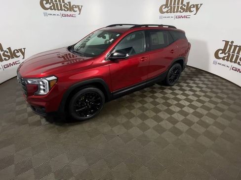 Certified 2023 GMC Terrain SLT w/ Infotainment Package II AWD/4WD image 4