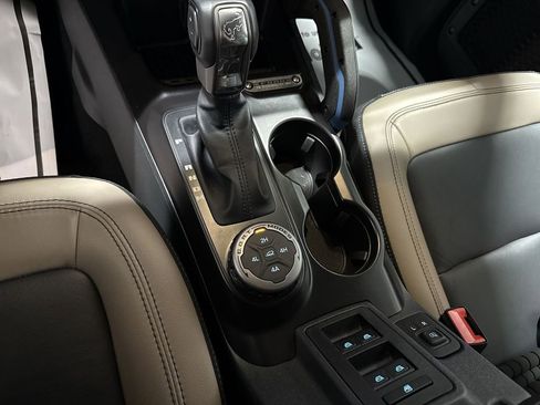 Used 2024 Ford Bronco Wildtrak image 16