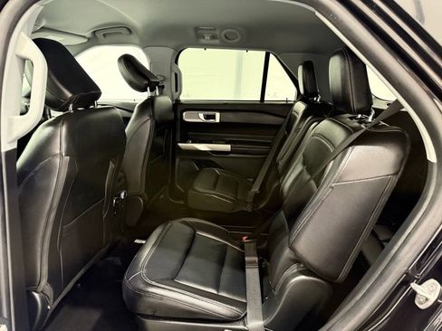 Used 2023 Ford Explorer Limited image 17