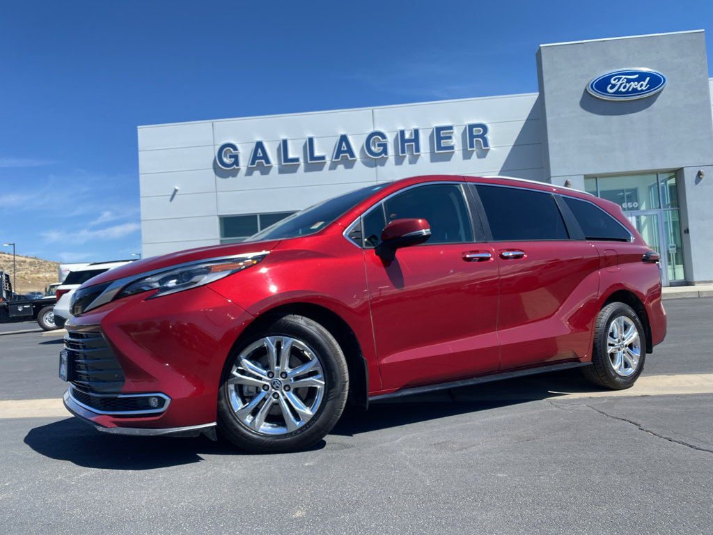 Used 2023 Toyota Sienna Platinum AWD/4WD image 31