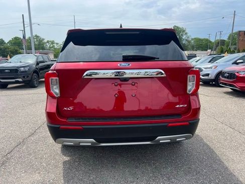 Certified 2024 Ford Explorer XLT w/ Equipment Group 202A AWD/4WD image 5