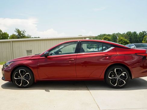 Used 2023 Nissan Altima 2.5 SR AWD/4WD image 23