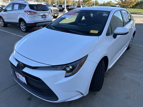 Certified 2023 Toyota Corolla LE image 3