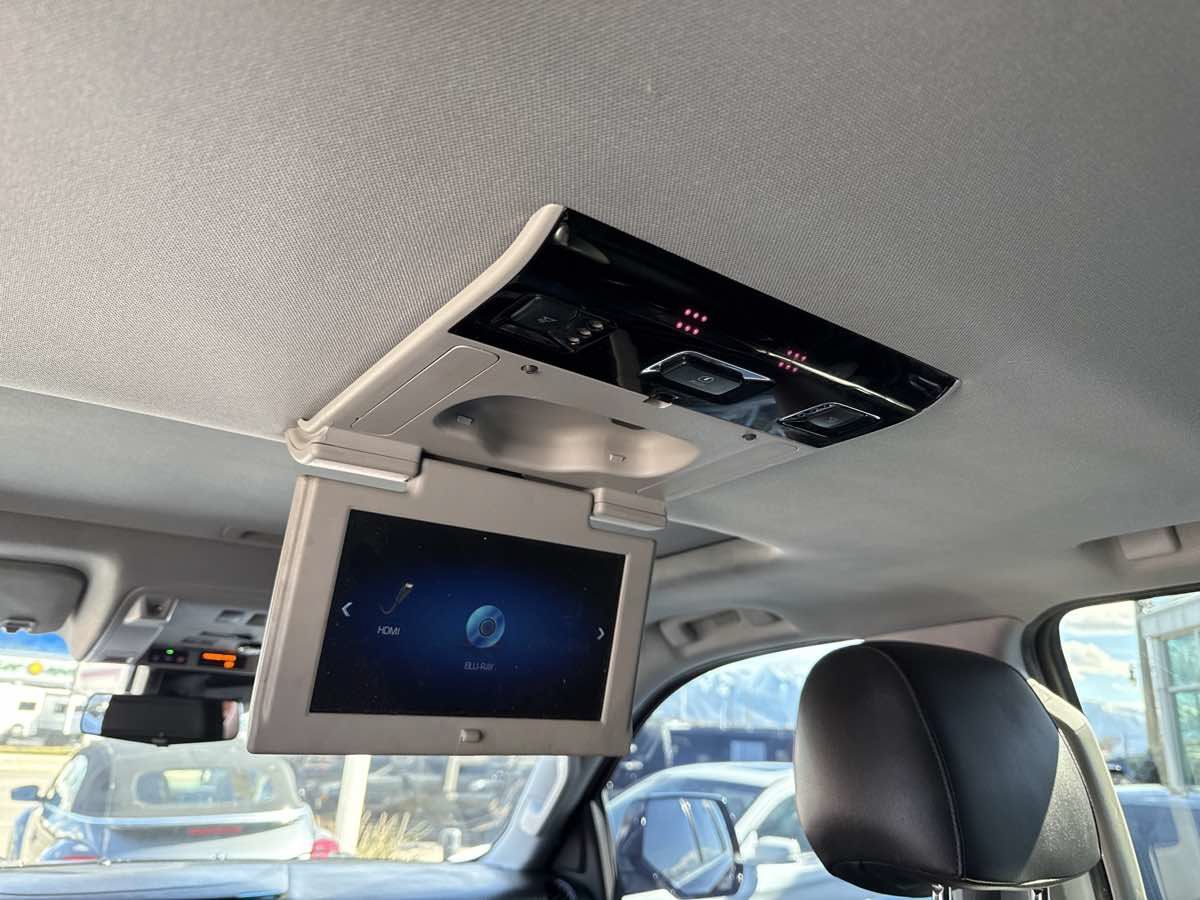 Used 2019 Cadillac Escalade ESV Premium Luxury AWD/4WD image 19