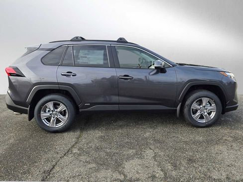 Used 2025 Toyota RAV4 XLE image 2