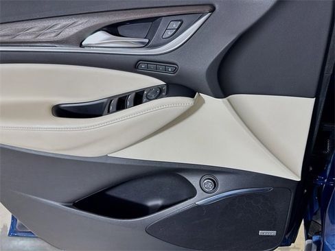 Used 2022 Buick Enclave Avenir w/ Avenir Technology Package image 16