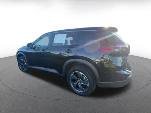 Used 2025 Nissan Rogue SV image 10