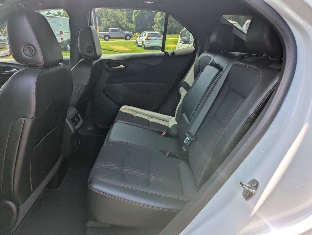 Used 2024 Chevrolet Equinox RS FWD image 15