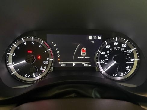 Used 2023 Toyota Highlander XLE AWD/4WD image 11