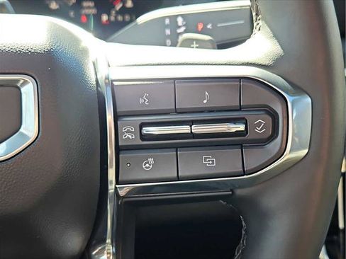 Used 2025 GMC Yukon XL Denali w/ Denali Reserve Package AWD/4WD image 23