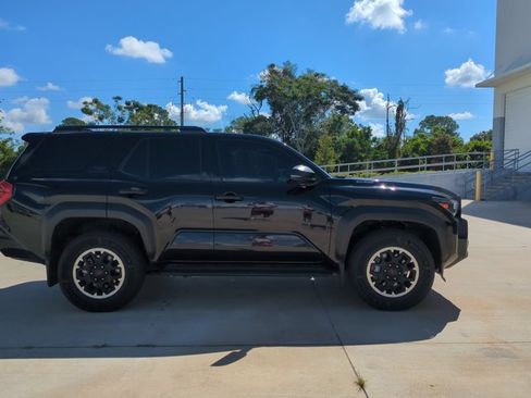 Used 2025 Toyota 4Runner TRD Off-Road Premium AWD/4WD image 4
