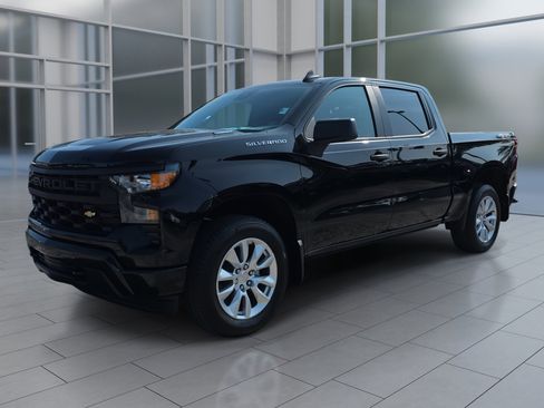 New 2026 Chevrolet Silverado 1500 Custom image 2