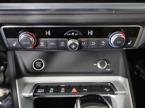 Used 2023 Audi Q3 2.0T Premium w/ Convenience Package image 6