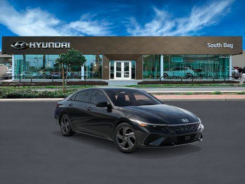 New 2026 Hyundai Elantra Sport image 2