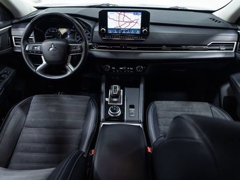 Used 2024 Mitsubishi Outlander SE image 20