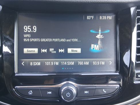 Used 2017 Chevrolet Trax LT AWD/4WD image 25