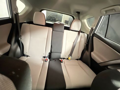 Used 2018 Toyota RAV4 XLE FWD image 32